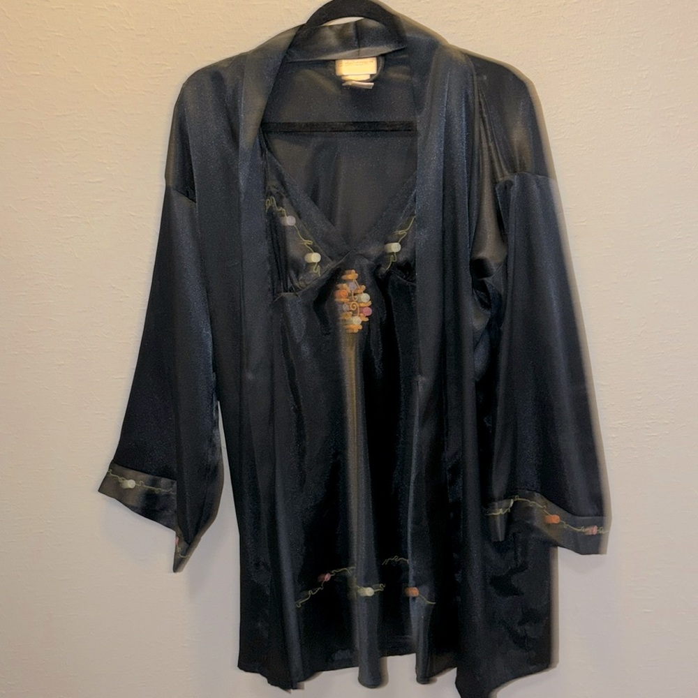 Delicates 2 Piece Black Nightgown & Robe Satin Feel Women’s Size Small